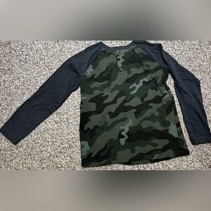 Unisex long sleeve tshirt. Size 6. Jumping Beans